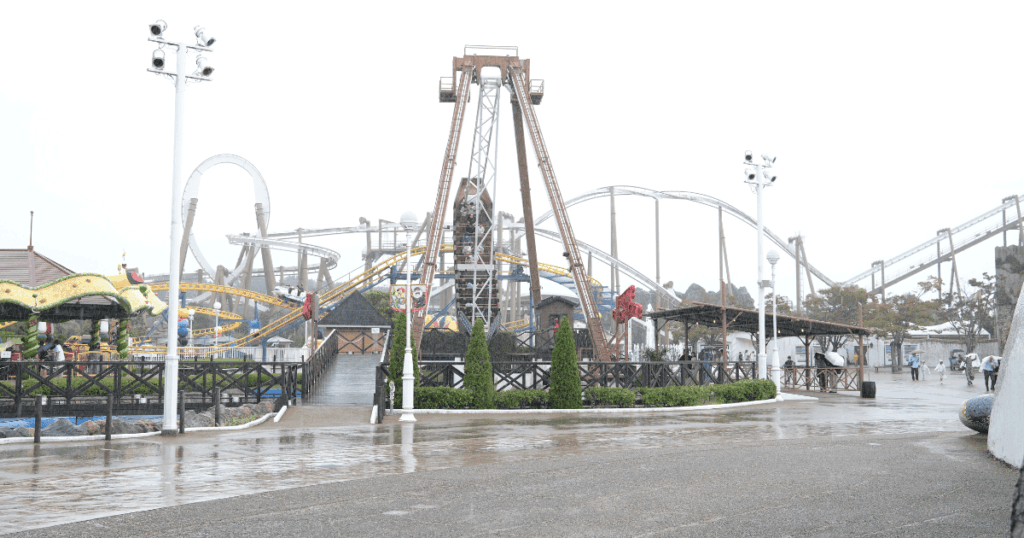 志摩スペイン村　雨